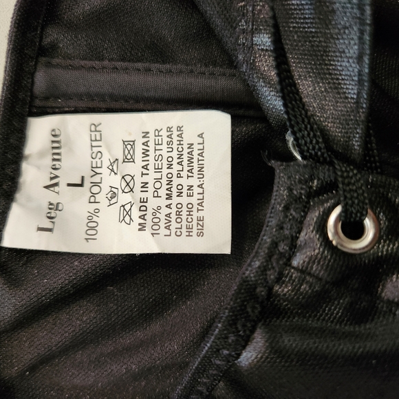 Leg Avenue Black Lingerie, Halter Bustier with matching thong. Size L - Picture 4 of 5